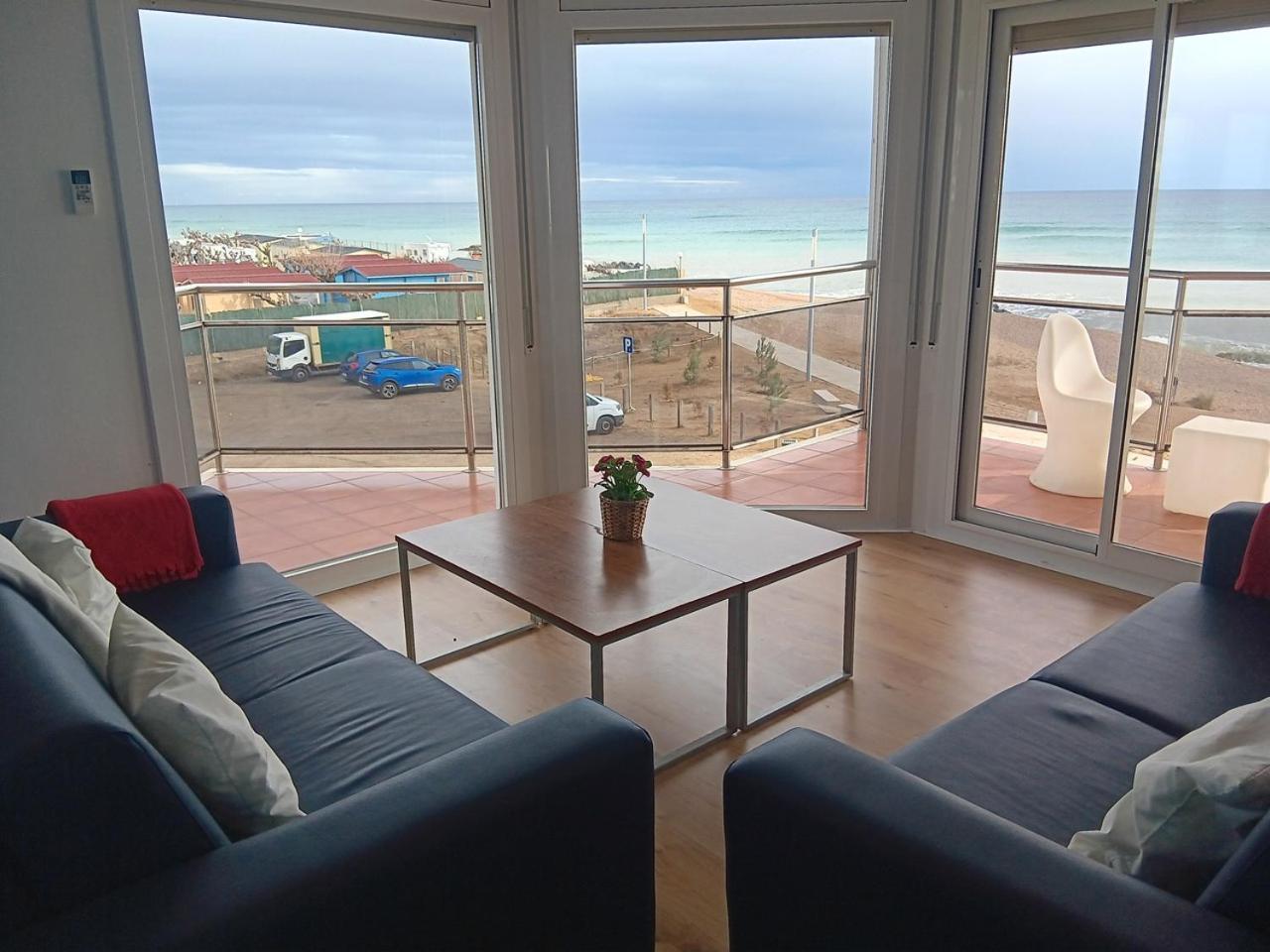 Apartamentos Bon Repos Santa Susanna Bagian luar foto