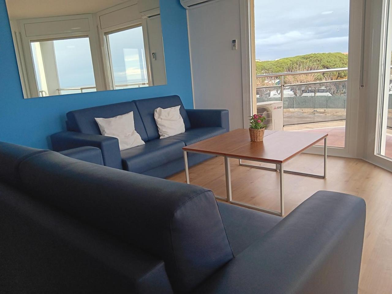 Apartamentos Bon Repos Santa Susanna Bagian luar foto