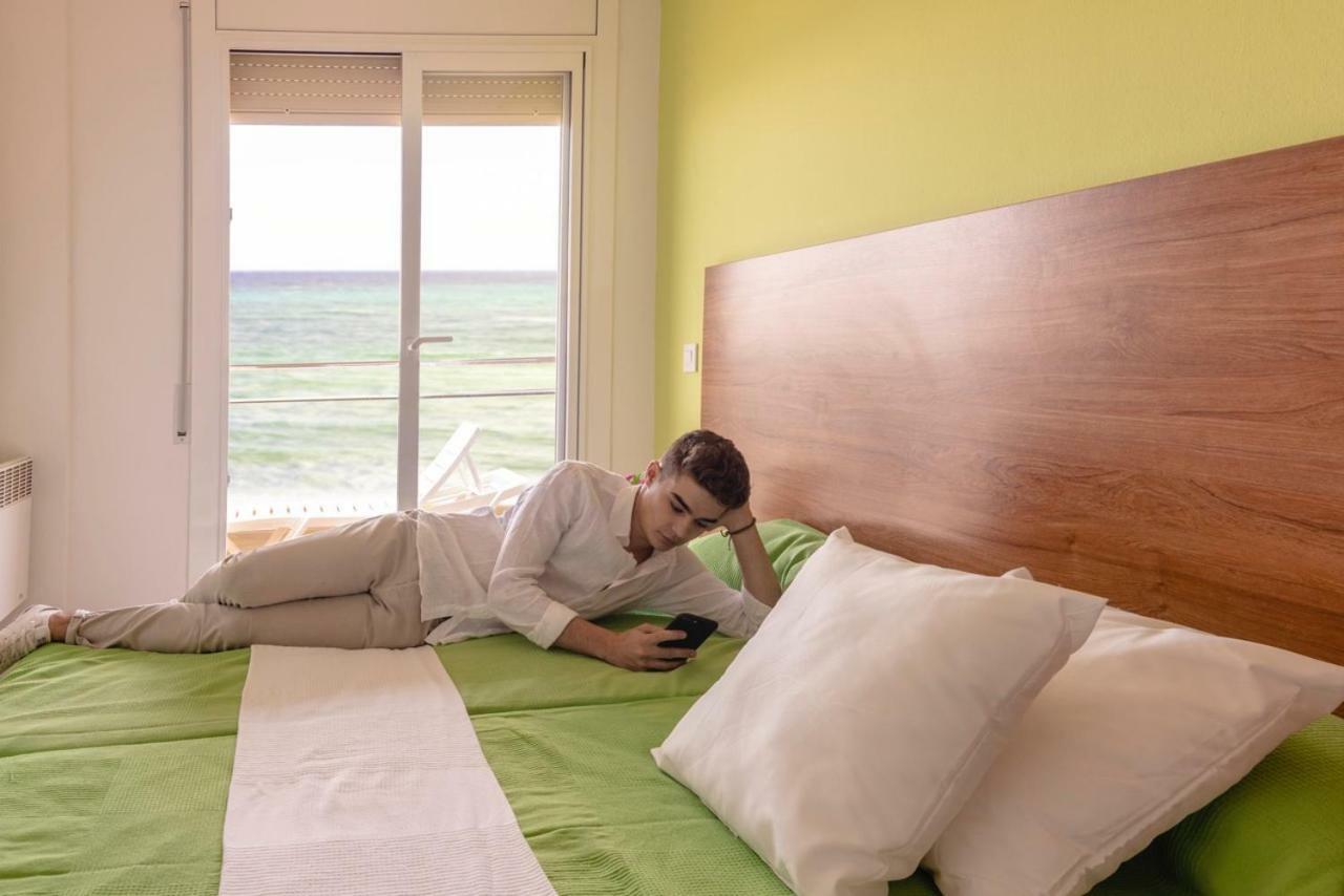 Apartamentos Bon Repos Santa Susanna Bagian luar foto